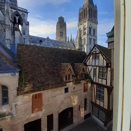 F2 De Charme Au Coeur De Rouen, Vu Unique Sur La Cathedrale Apartmán *