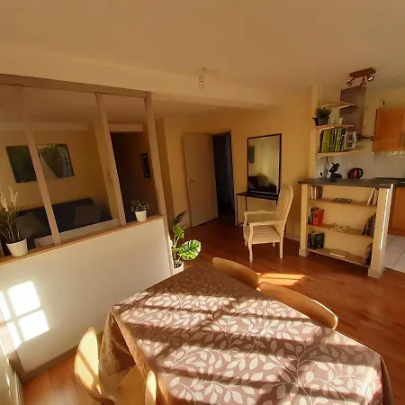 F2 De Charme Au Coeur De Rouen, Vu Unique Sur La Cathedrale Apartment *