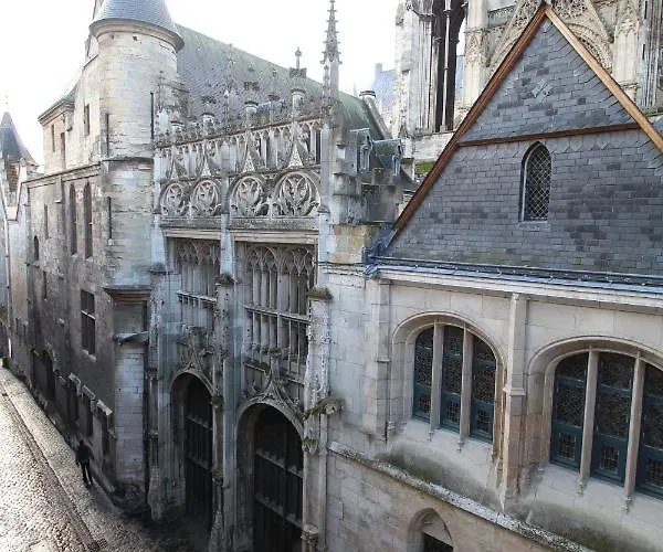 F2 De Charme Au Coeur De Rouen, Vu Unique Sur La Cathedrale Rouen