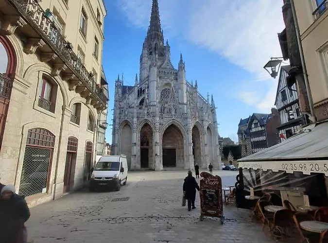 F2 De Charme Au Coeur De Rouen, Vu Unique Sur La Cathedrale